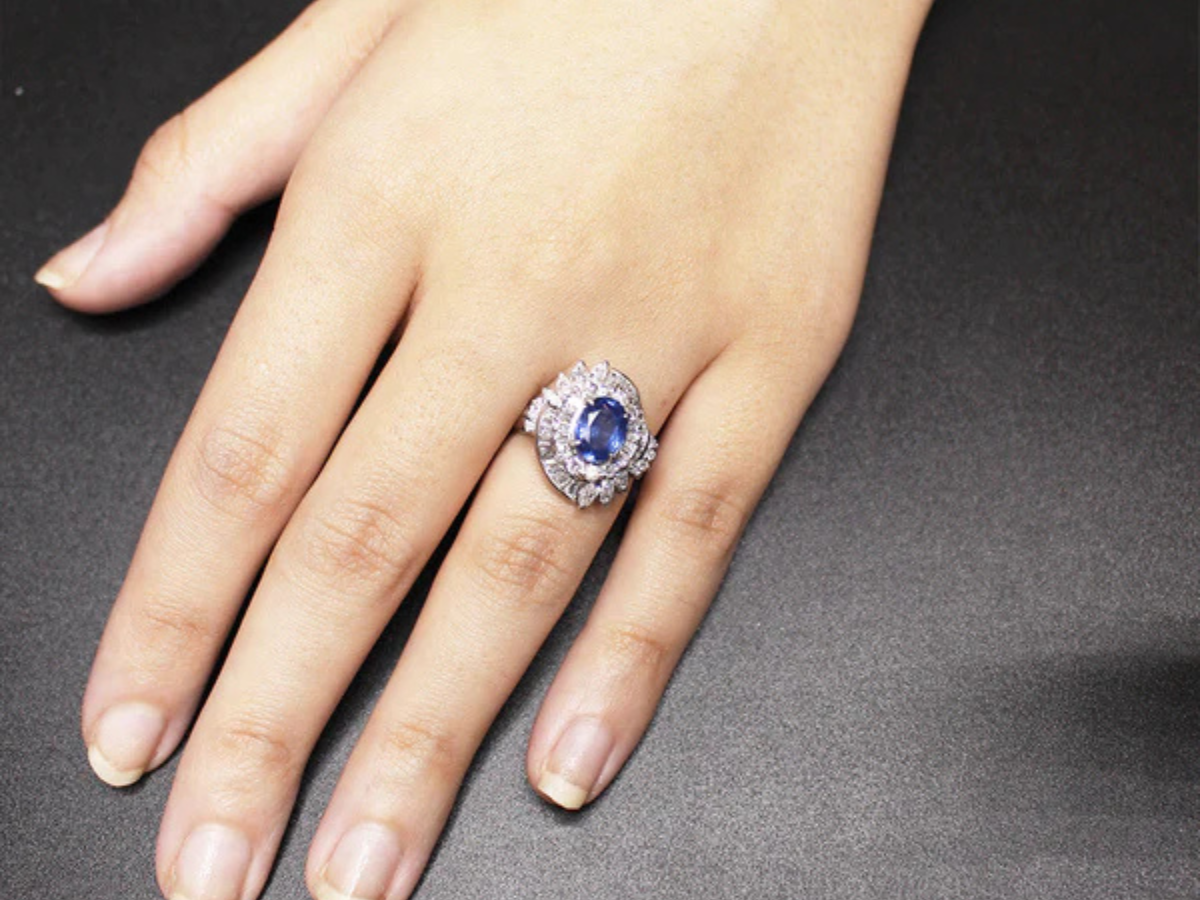 How to Buy the Perfect Diamond Ring Without Overpaying