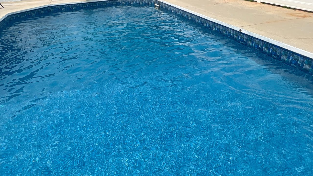 How Pool Water Cleaning Prevents Cloudy and Green Water